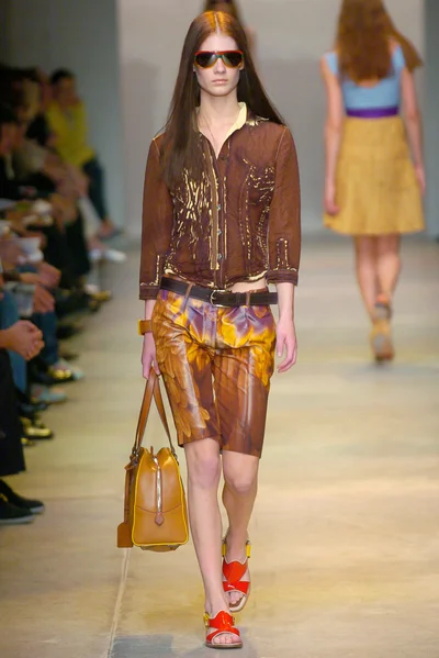 Look 32